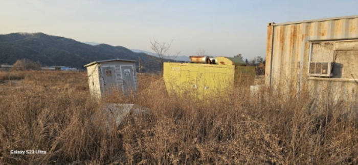 컨테이너 및 자재