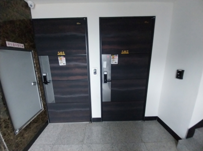 501호, 502호 입구