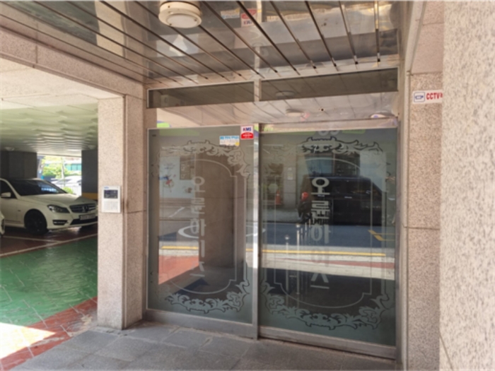 [ 1층 공동 출입구 ]