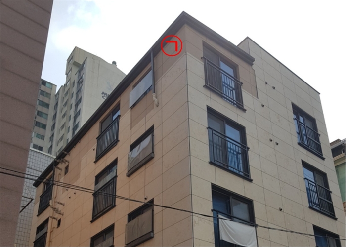 제시외물건 ㄱ(4층소재)