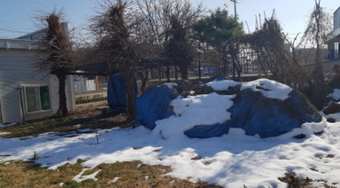 * 목록2. 전경(쉼터, 적치물)