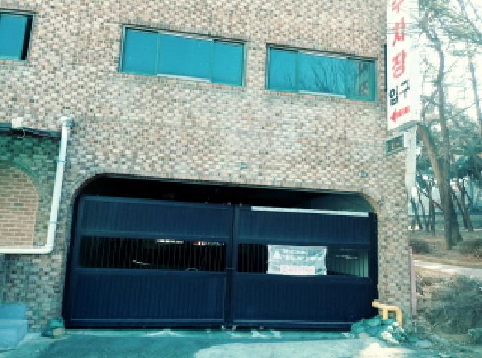 * 본건 주차장 입구 전경