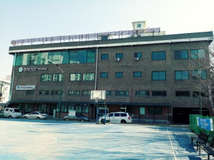 * 본건 건물 전경