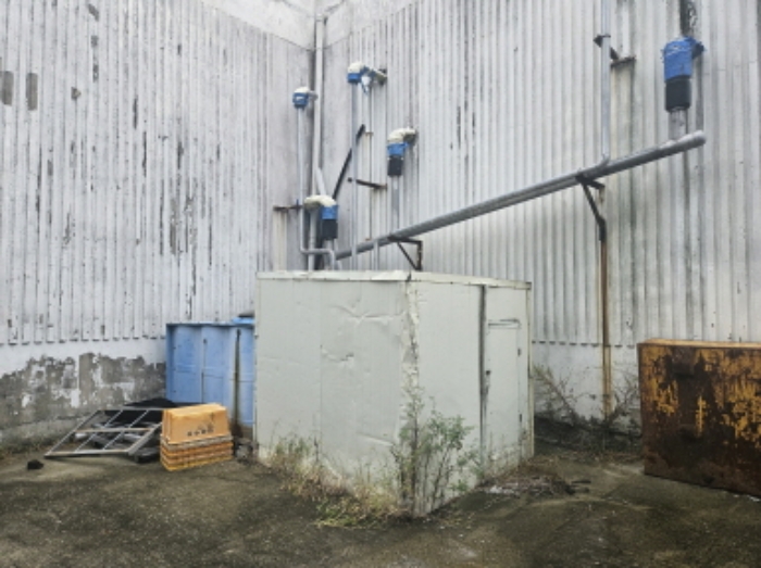 물건2. 제시외(창고) 소재함.