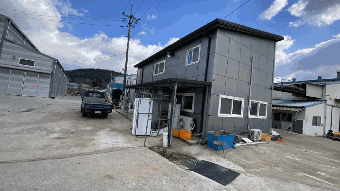 제시외 건물(ㄴ),(ㅂ)