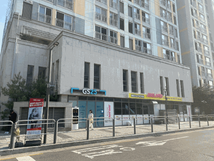 <본건 전경>‘></div>
<div style=