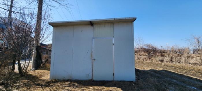 목록1 소재 제시외 조립식 판넬 창고 전경