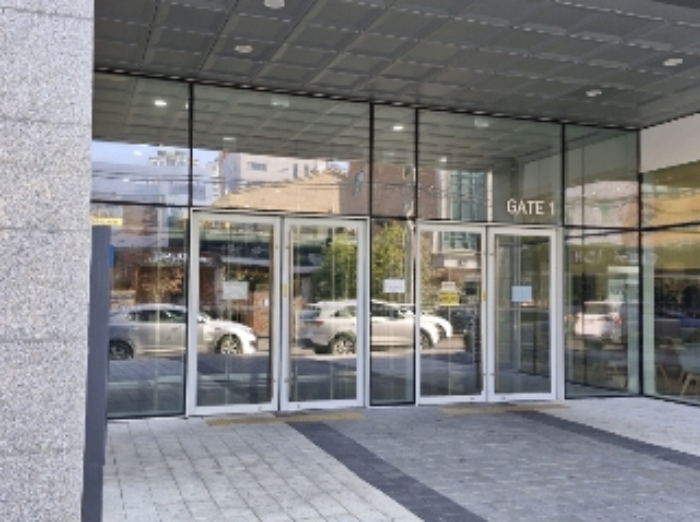 공동출입구 중 한 곳 (GATE 1)