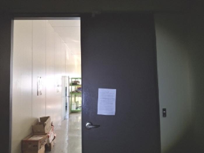 2층 안내문 부착 모습