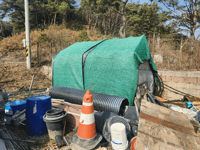 본건 토지 기호(1) 지상 타인소유 비닐하우스