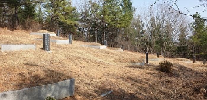1번 부동산 지상 수기의 분묘 모습