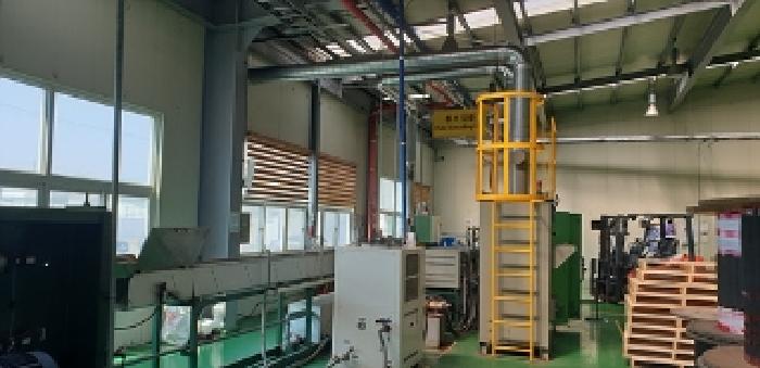 2번 부동산 내 내면고무압출기 모습