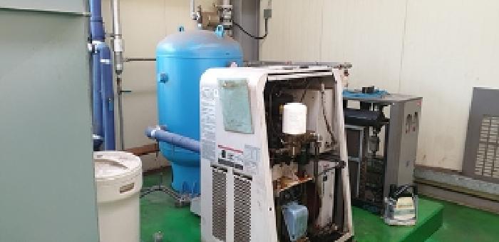 2번 부동산 내 에어 콤프레셔, 에어 저장탱크 모습