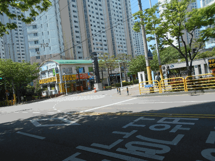 [단지 입구 및 단지 진입로]