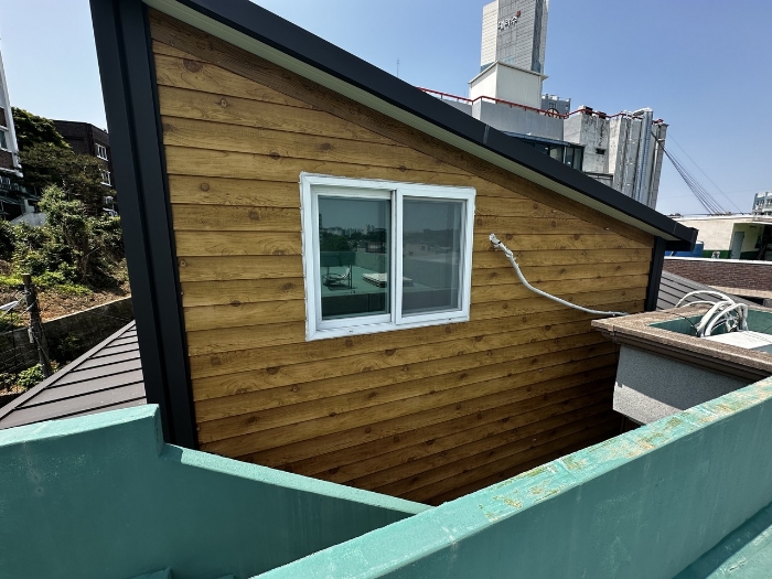 제시 외 건물㉠