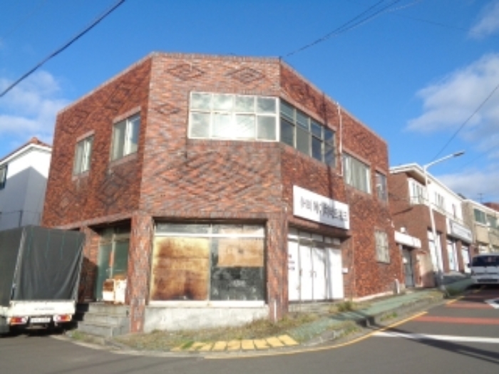 - 소재지 2(청귤로19, 2층 단독주택, 제2종근린생활시설) 제시건물 전경 사진