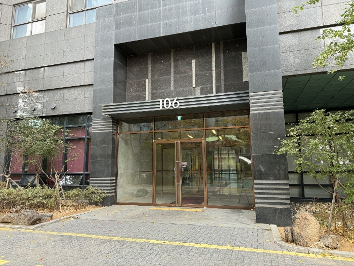 2층 공용출입구