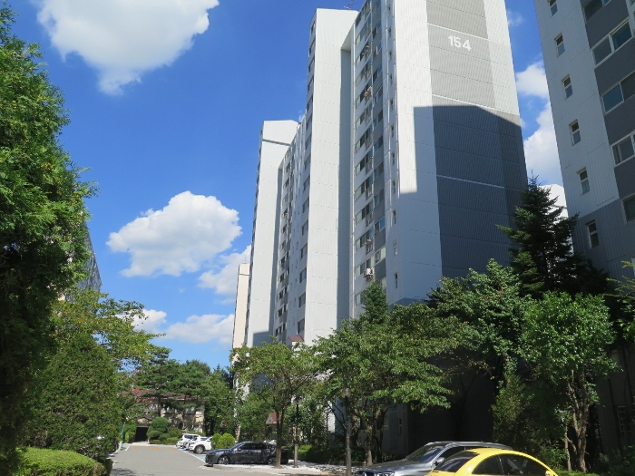 본건 후면전경(본건 북서측 인근에서 촬영)