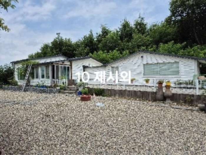 목록 10. 제시외 주택.