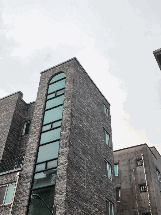 제시외건물 ㉠(5층 계단실) 전경