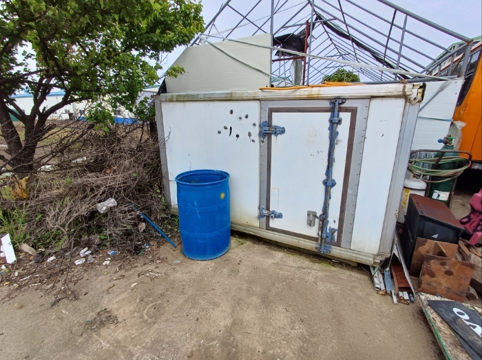 13. 제시외건물(ㅁ),(12)토지 위 소재