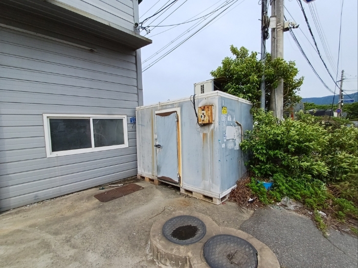 17. 제시외건물(ㅈ),(15)토지 및 5753번지 위 소재