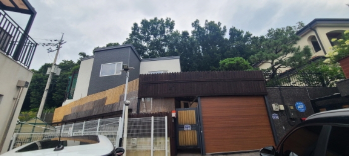 목록 1 토지 및 목록 2 건물 전경