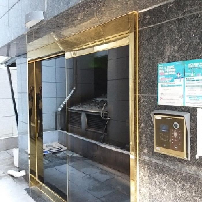 공동 출입문