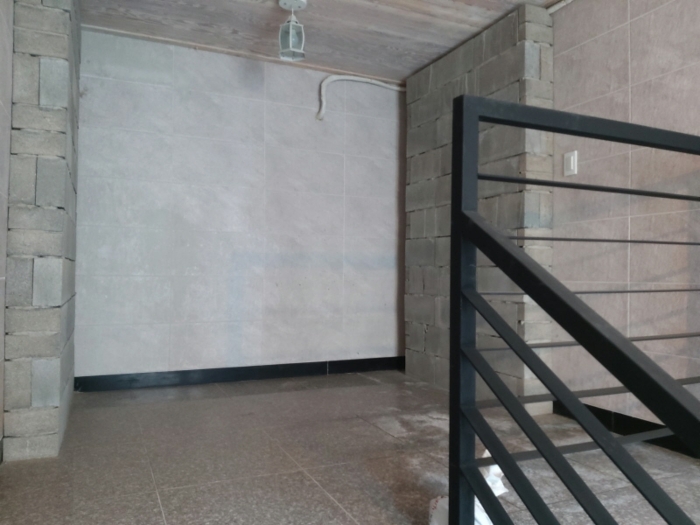 본건 전경(계단실)