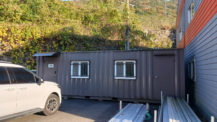 주3동 옆 컨테이너