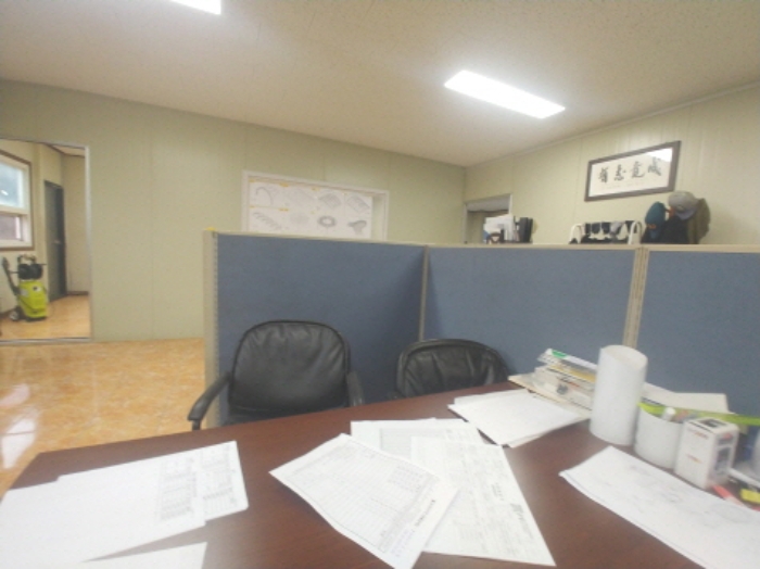 (2)제시외 2층 건물 1층 사무실 내부 모습