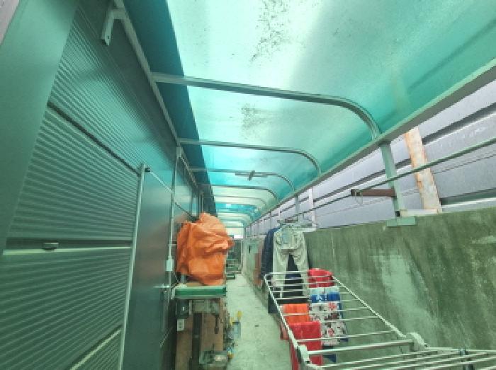 (2)제시외 차양시설 등 모습