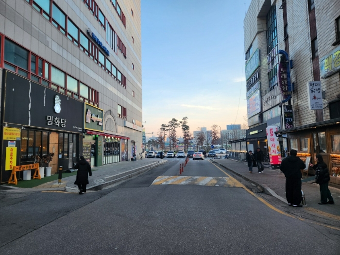 남서측 접면도로