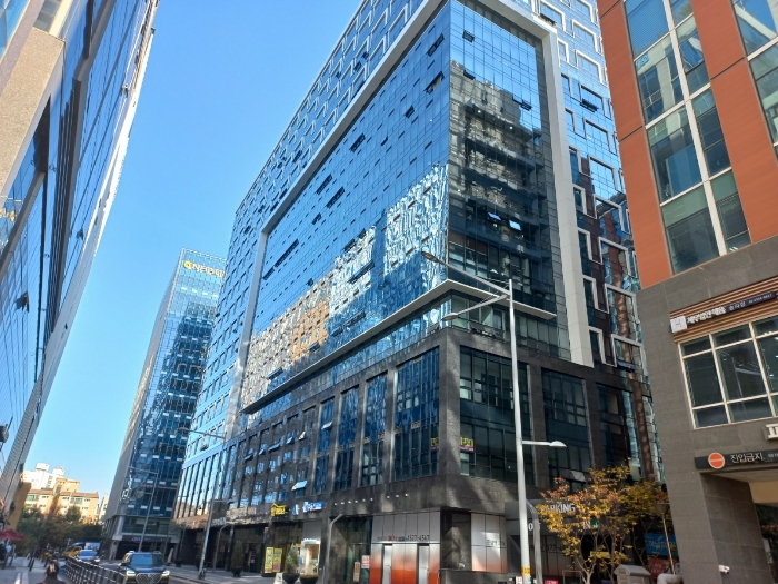 본건 소재 건물 전경