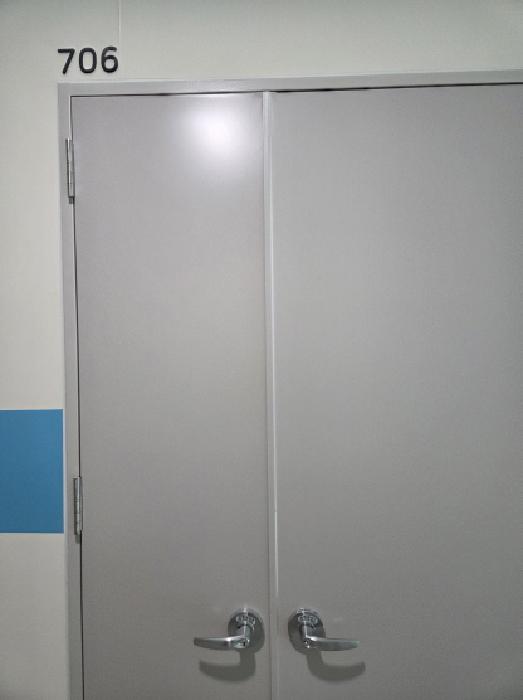 706호(복도 출입문- 폐쇄)