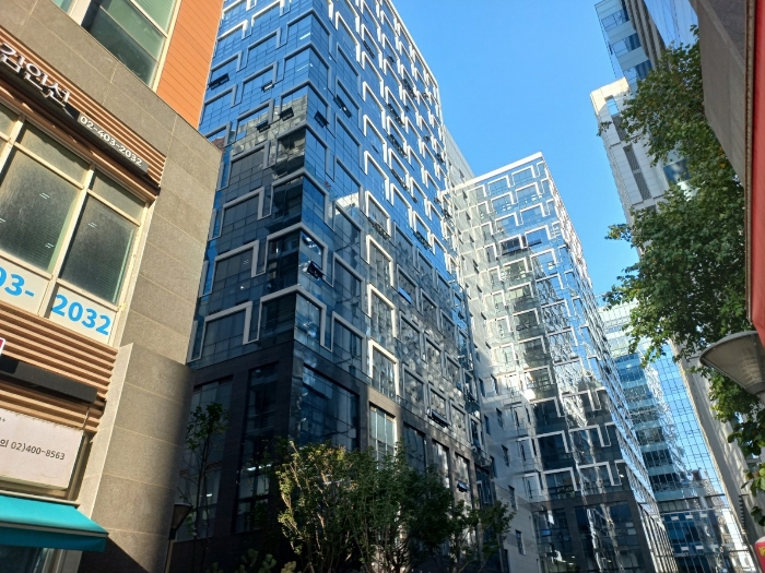 본건 소재 건물 전경