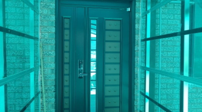 * 목록2. 2층 출입문 전경