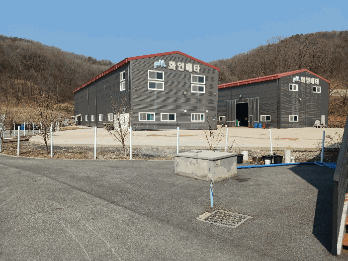 대상물건 토지 경계표시 철제지주(흰색)