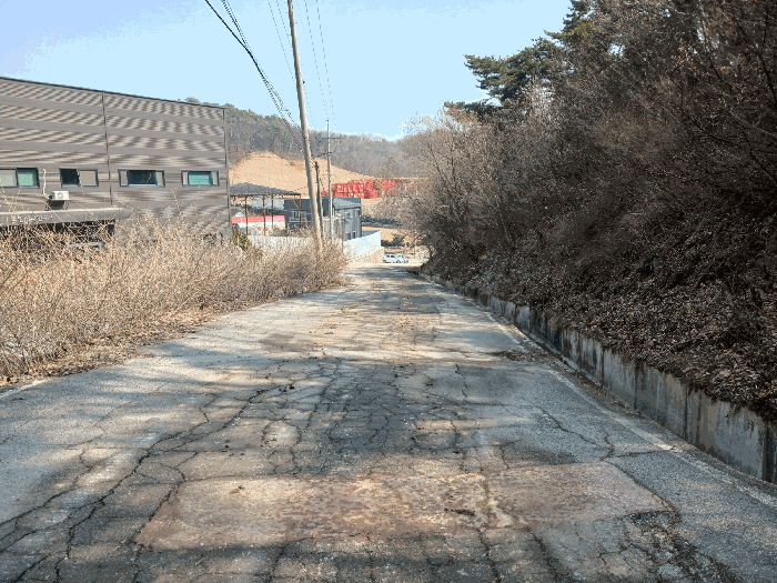 대상물건 기호2: 입구 좌측도로 전주소재 일대