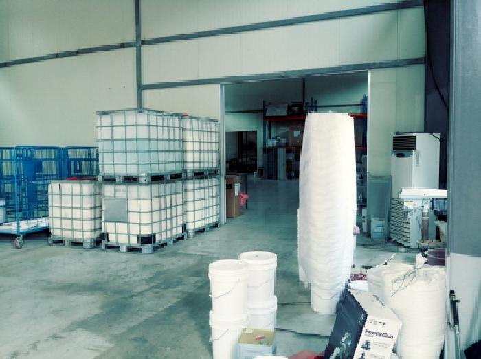 * 공장 내부 전경