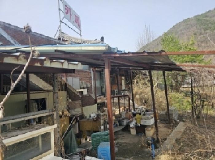 목록 1 제시 외 경량철골조 판넬 지붕 창고