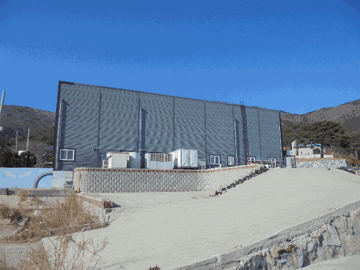 기호2 토지 및 지상의 옹벽 등 전경