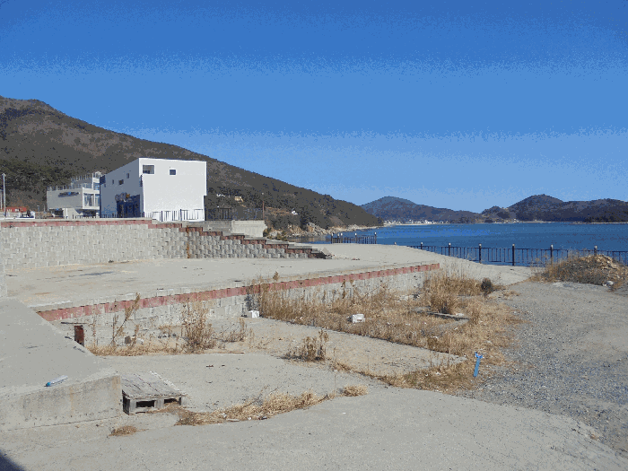 기호2 토지 및 지상의 옹벽 등 전경