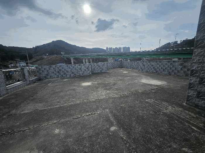 10.본건2)의 옥상전경