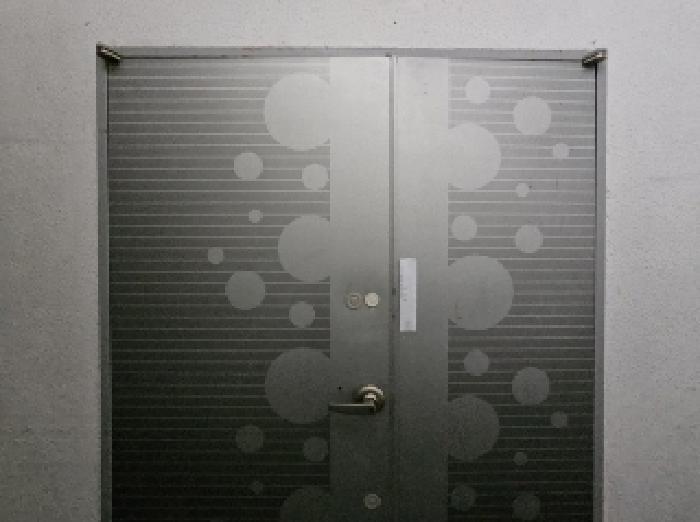 목록 2번 목적건물 지하1층 출입문(안내장 남겨놓음) 