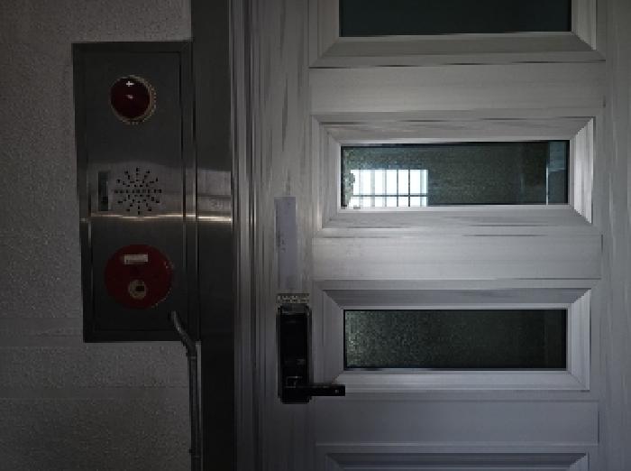 목록 2번 목적건물 지상5층(현관문, 안내장 남겨놓음)