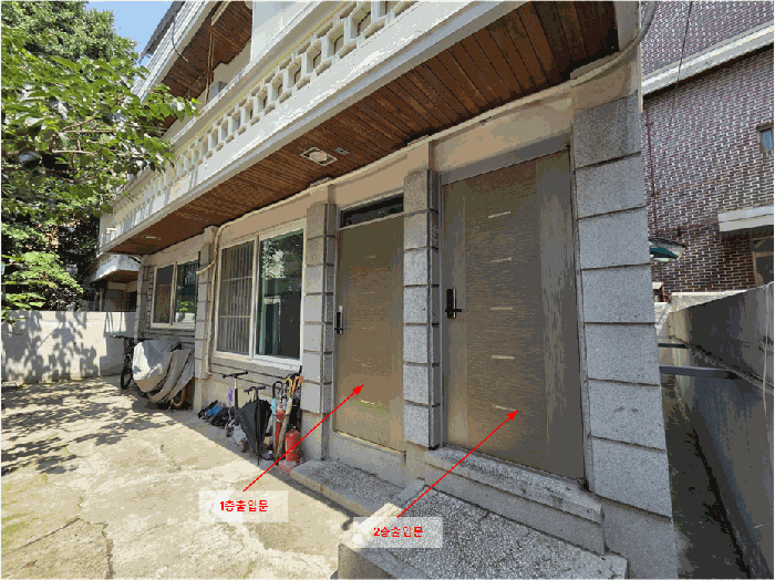 【 1층 및 2층 출입문 】