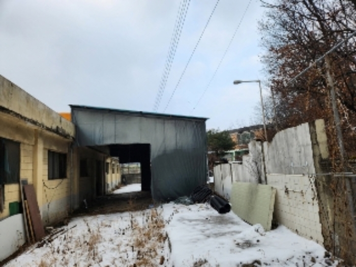 목록 11. 제시외 건물(창고)