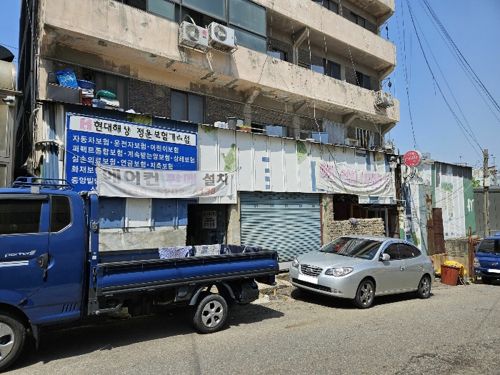 제시외건물 기호(ㄱ) 남동측 인근에서 촬영