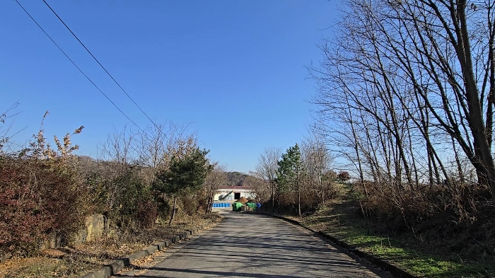 본건의 진입도로 원경